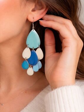 Aqua Blue White Chandrlier Earrings 31/2”Drop:Silver tone Lightweight /-pierced